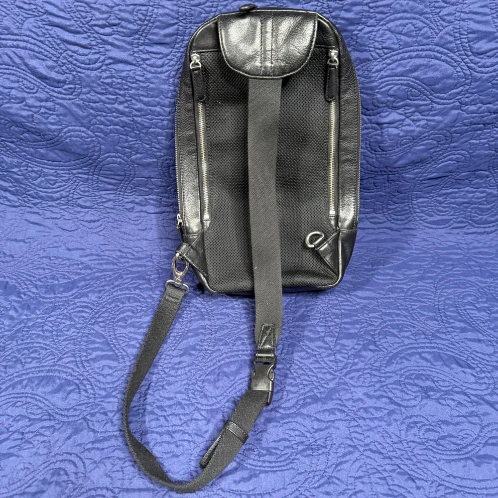Fossil Mens Black Leather Sling Bag Crossbody Backpack Zipper Pockets Read